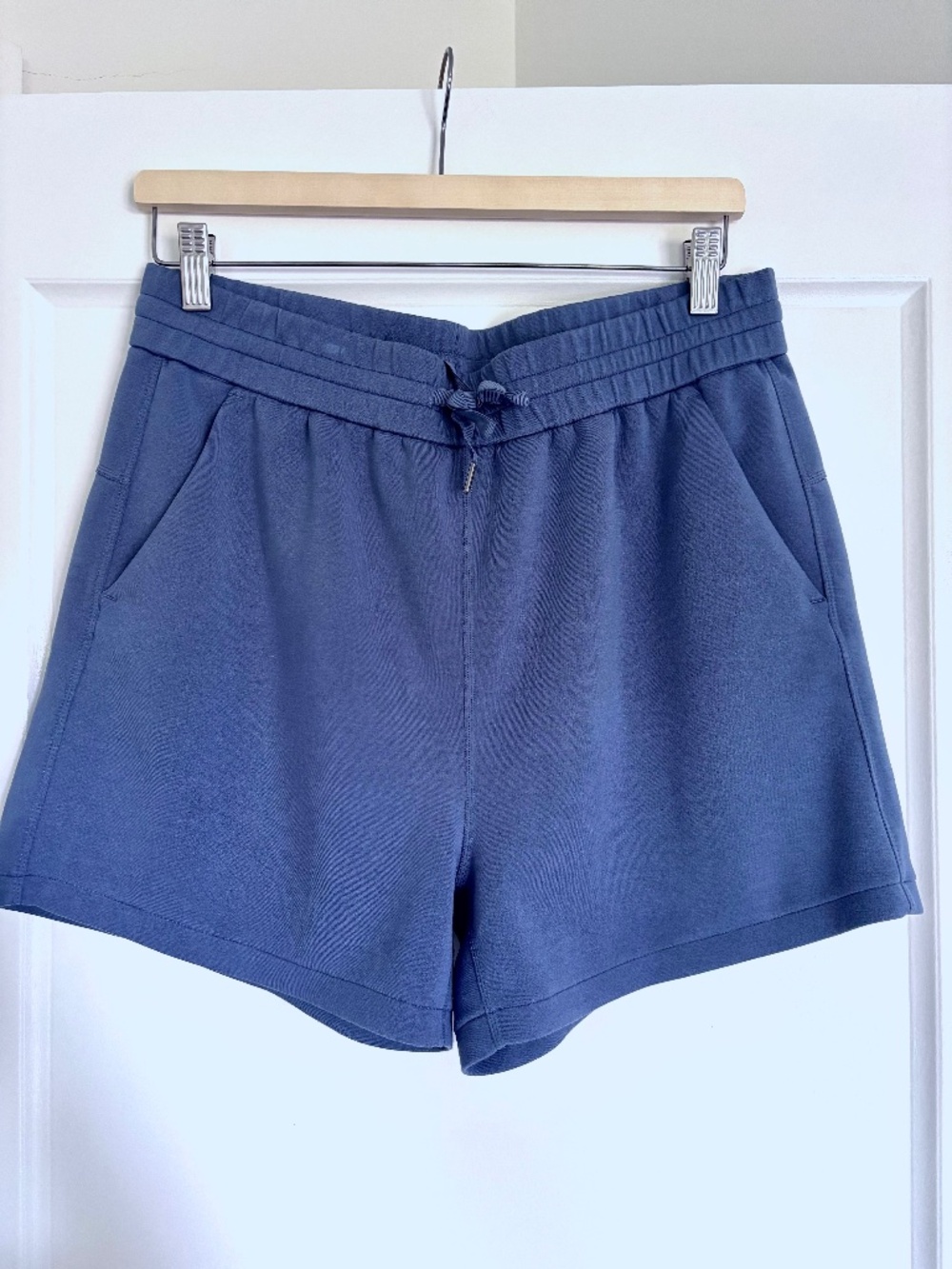 Buffalo David Bitton Soft Lux Tencel Blend Blue Shorts Women’s Size Medium
